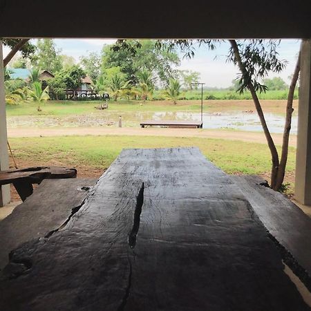 Resort Railumpoo Nakhon Sawan Exteriör bild