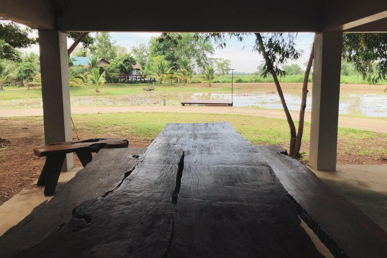 Resort Railumpoo Nakhon Sawan Exteriör bild