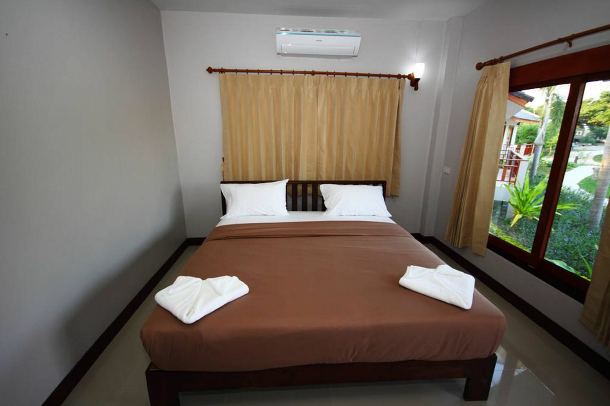 Resort Railumpoo Nakhon Sawan Exteriör bild