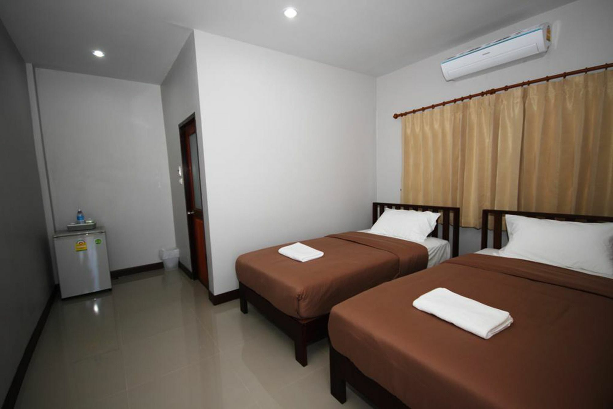 Resort Railumpoo Nakhon Sawan Exteriör bild