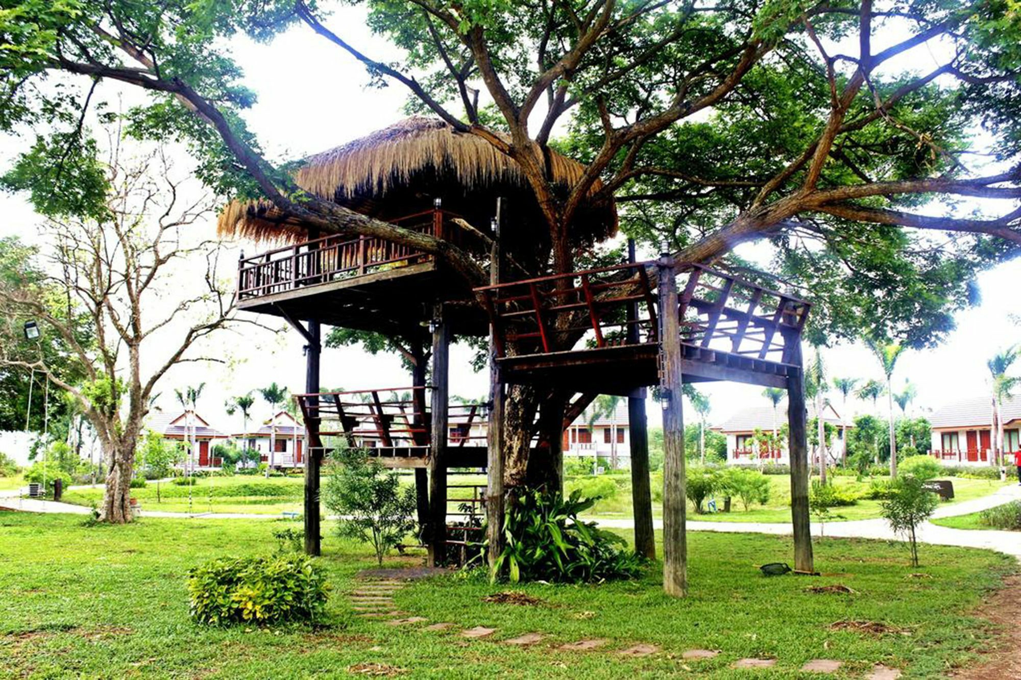 Resort Railumpoo Nakhon Sawan Exteriör bild